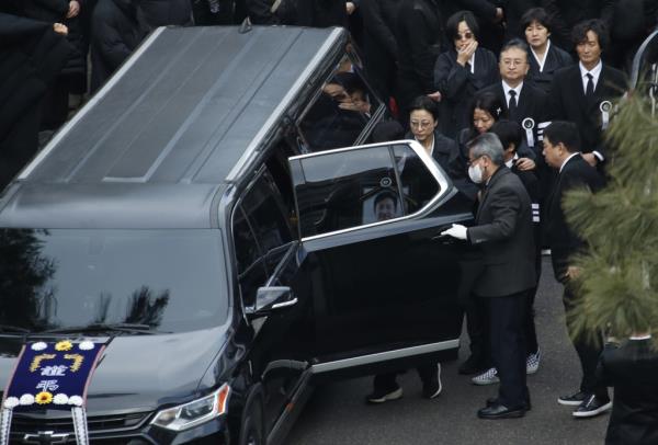 A hearse carrying the coffin of the late actor Lee Sun-kyun during a funeral ceremony in Seoul, South Korea on December 29, 2023.